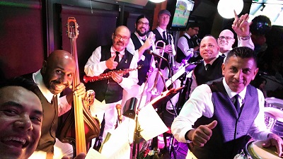 Salsa Dura y sus Amigos.jpg