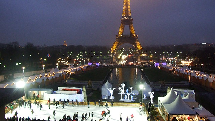 Patinoire du Village de Noël du Champs de Mars溜冰场.jpg