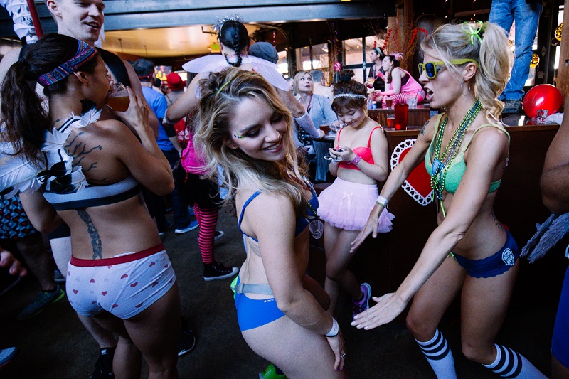 8aad2f0e-ca5e-45af-a71b-1c1ef35718ad-2015CupidsUndieRun150.jpg