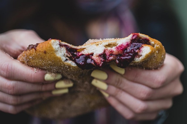 1520934358400372exse.jpg Knotts-Berry-Farm-Boysenberry-Festival-Fry-bread-©Knotts.jpg