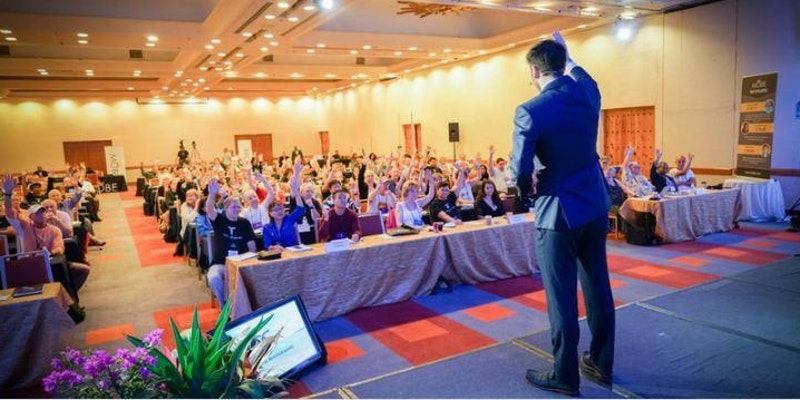 1522404525196352ucUF.jpg 如何开展线上业务.jpg