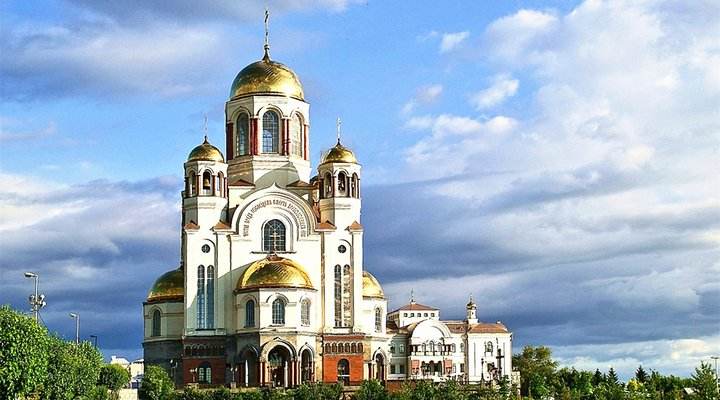 1531809715345526x3Fr.jpg 滴血教堂.jpg