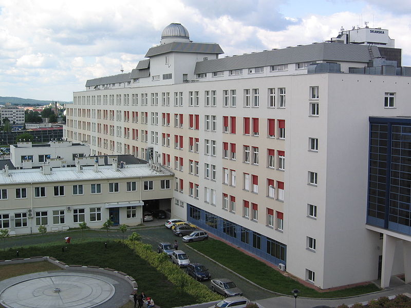 1532426759242442ysDS.jpg 凯尔采师范大学.jpg