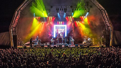 1532609580656737J0uq.jpg letsrock.jpg