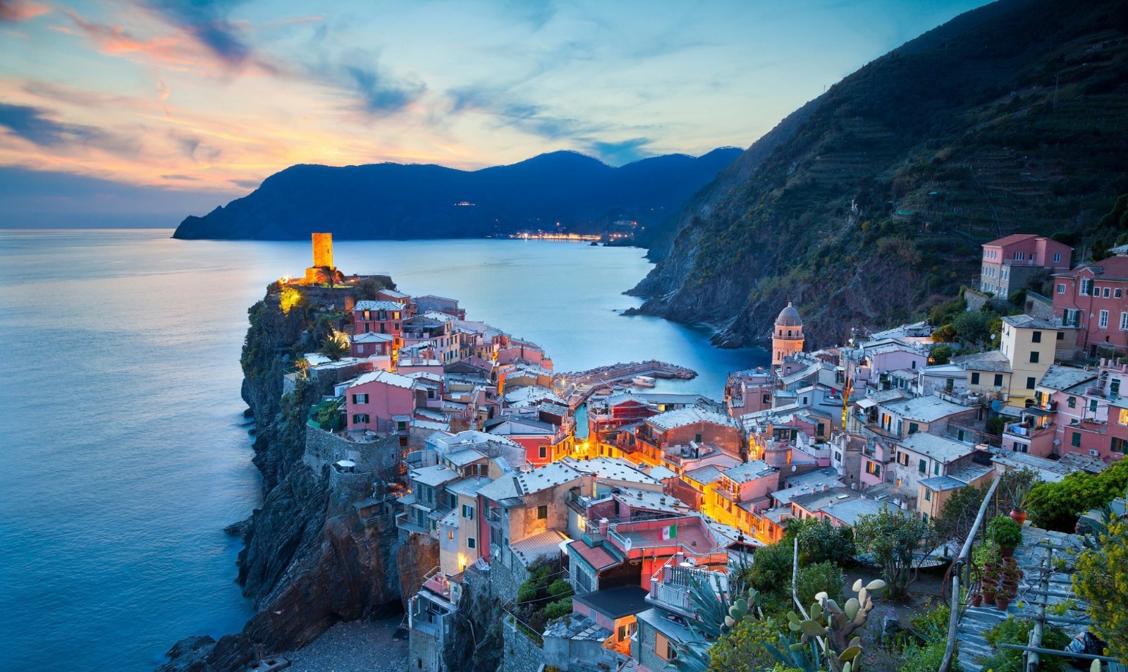 vernazza-italy-la-spezia-cinque-terre-the-ligurian-coast-sea-rock-house-tower-mountain.jpg