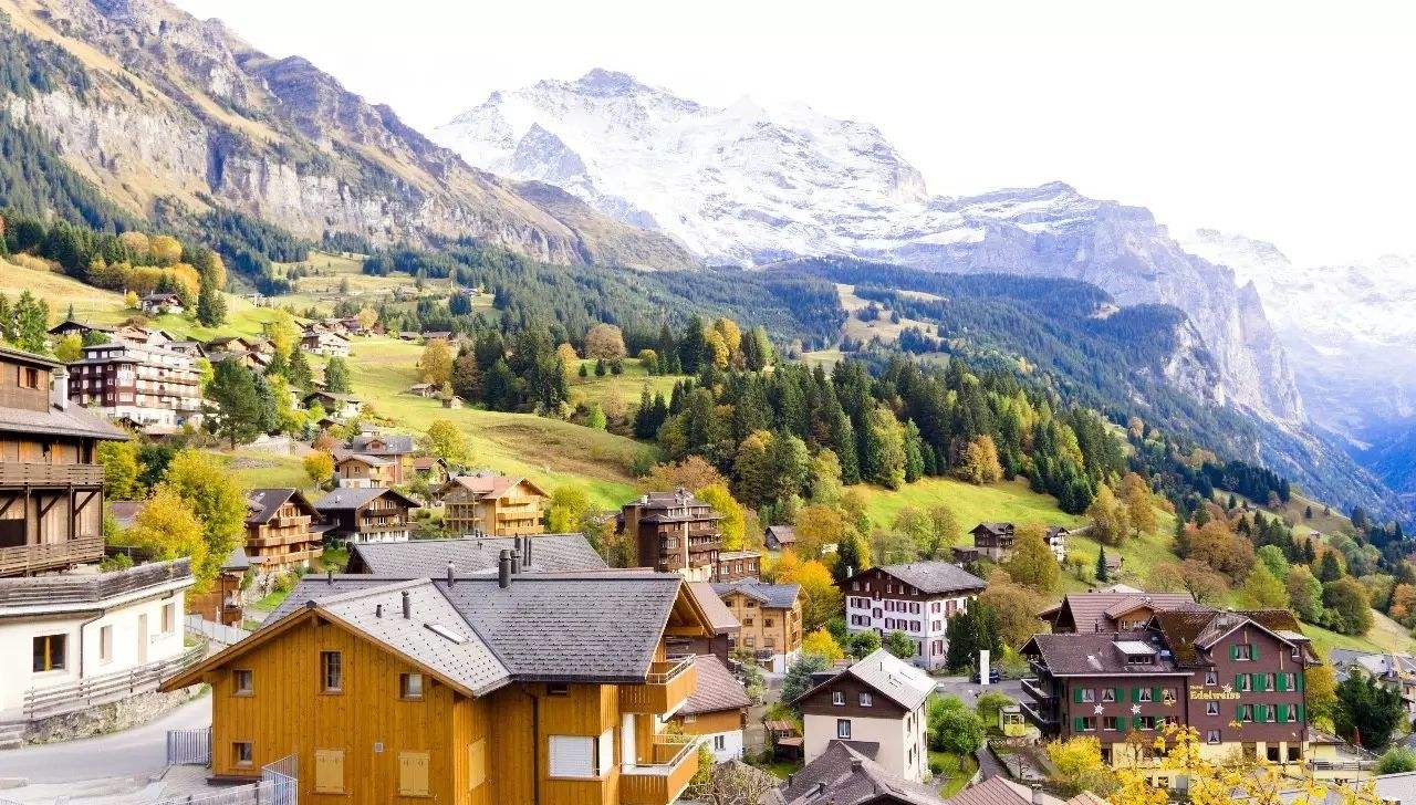 1534236367874350dEgz.jpg 因特拉肯2.jpg