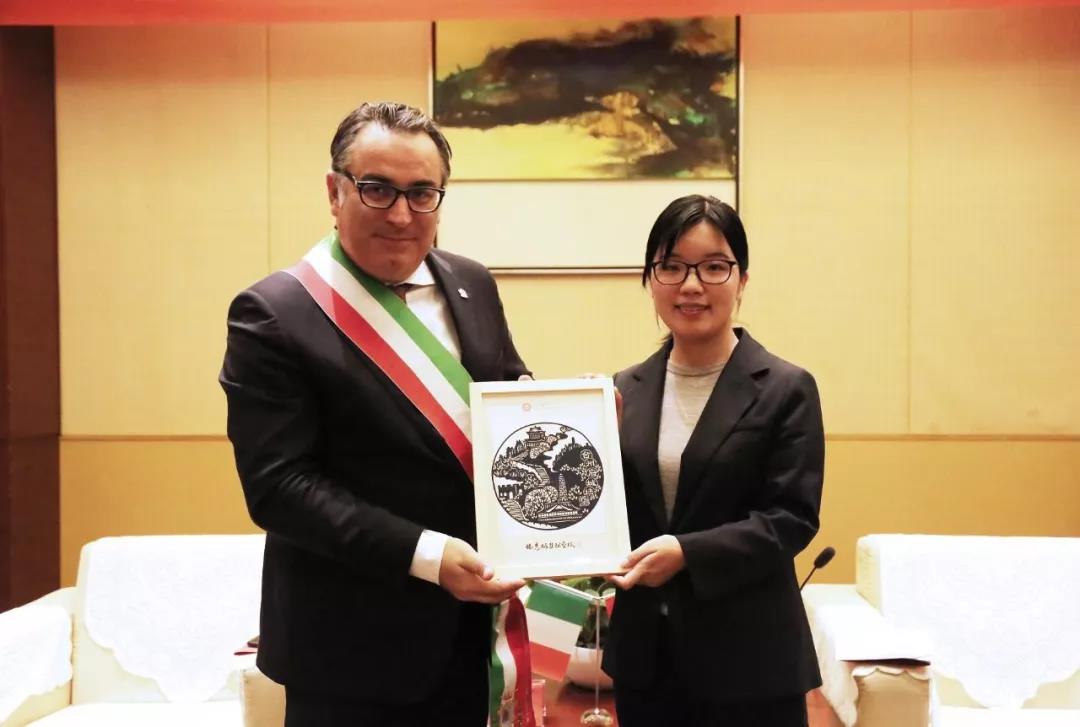 1574131875656456mHqC.jpg 3.jpg