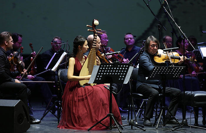 1576487497914957rHuN.jpg 中俄艺术家联袂呈现谭盾的《永恒的誓言》.jpg